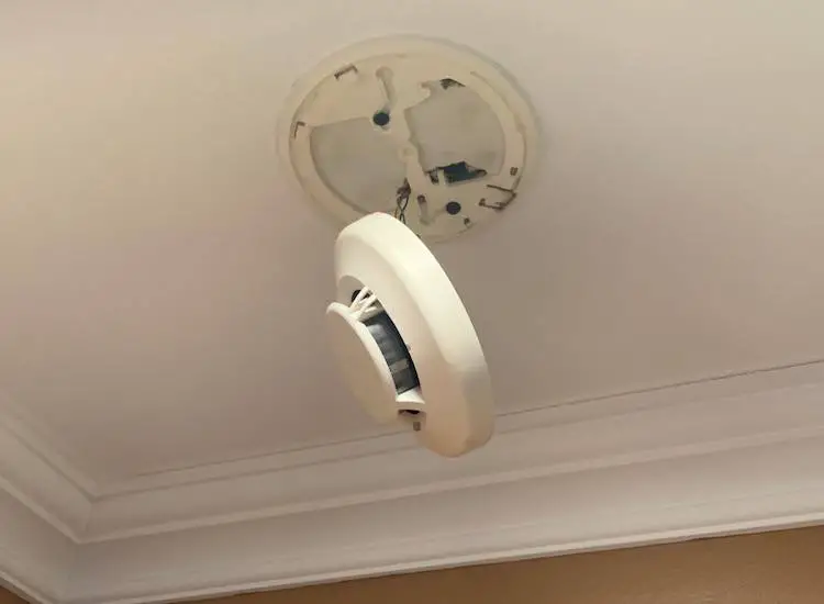 Why Are My Smoke Detectors Beeping For, Brk Smoke Alarm Beeping